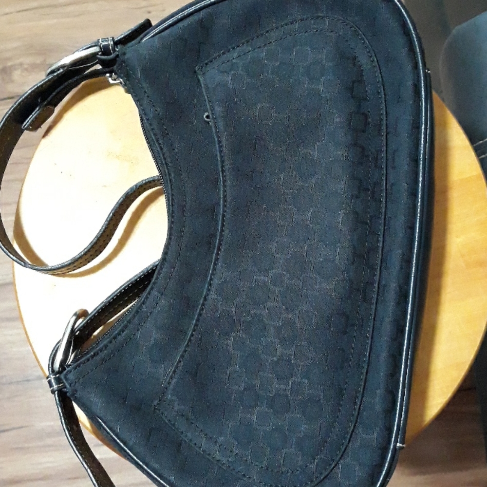 Handbag - Picture 2 of 7